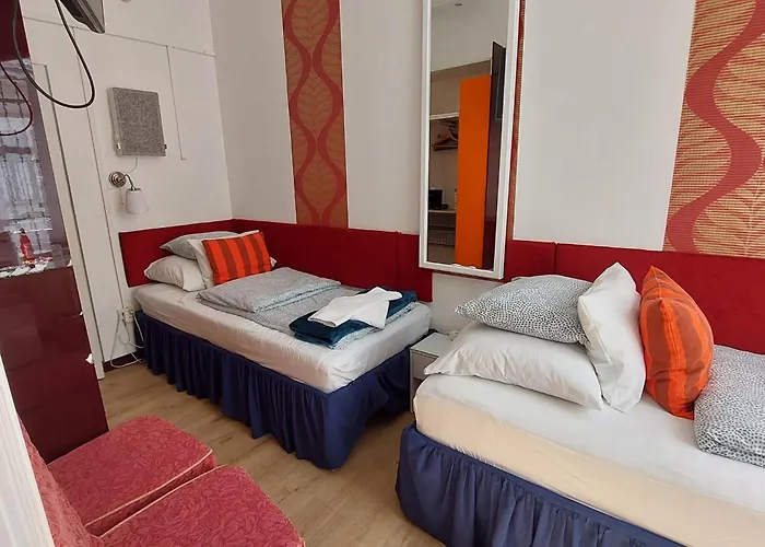 Bed and Breakfast Centerpoint Panzio Digital Pansion Heritage Collection 4*