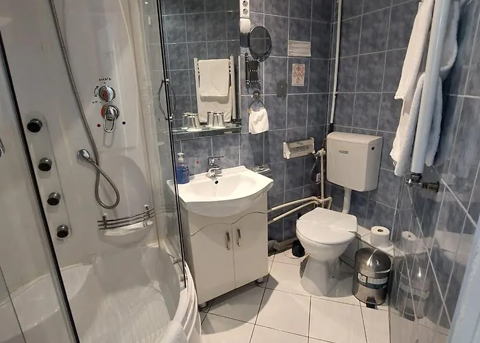 Bed and Breakfast Centerpoint Panzio Digital Pansion Heritage Collection 4*