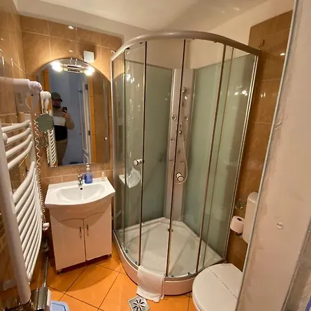 Bed & Breakfast Centerpoint Panzio Digital Pansion Heritage Collection 4*