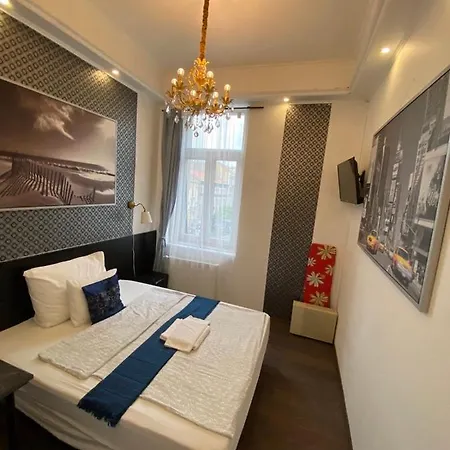 Bed & Breakfast Centerpoint Panzio Digital Pansion Heritage Collection Budapest