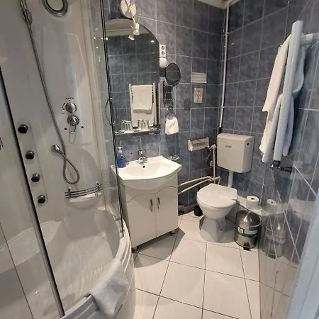 Bed & Breakfast Centerpoint Panzio Digital Pansion Heritage Collection 4*
